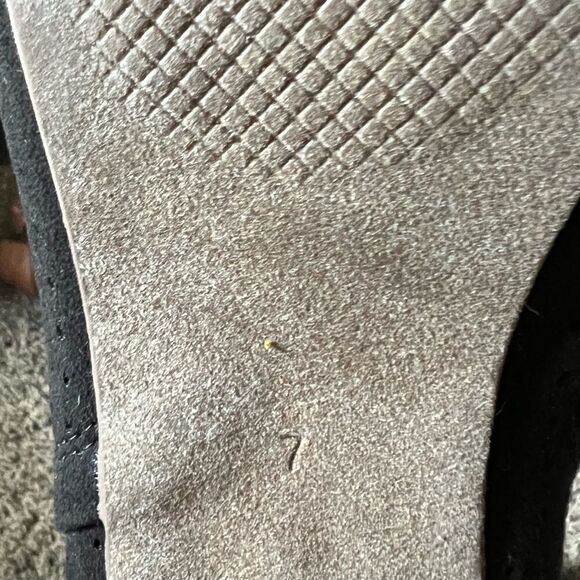 Old Navy black faux suede peep toe booties women’s size 7 - Picture 7 of 7